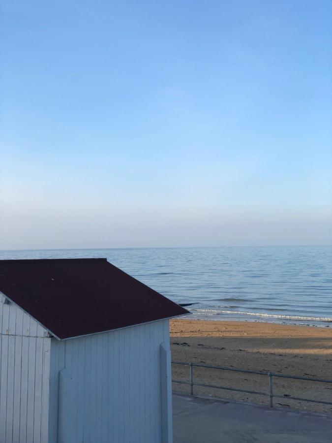 Le Spot, Appartement Spacieux A 30M De La Mer 45M2 Luc-sur-Mer Kültér fotó